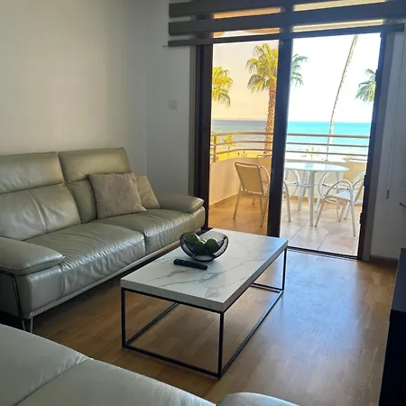 Lägenhet Ithaki Phinikoudes No. 201 *