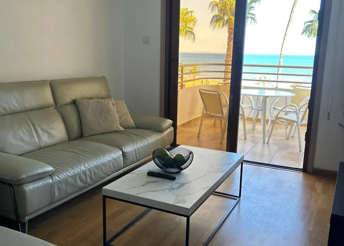 アパート Ithaki Phinikoudes No. 201 *