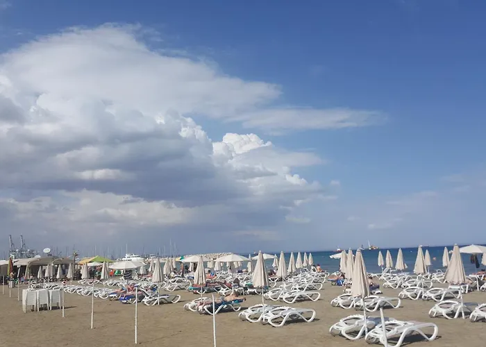 Ithaki Phinikoudes No. 201 アパート *