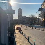 Ithaki Phinikoudes No. 201 * Lárnaka