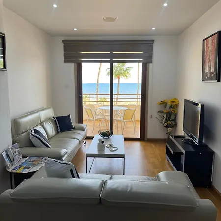 Ithaki Phinikoudes No. 201 Apartmán